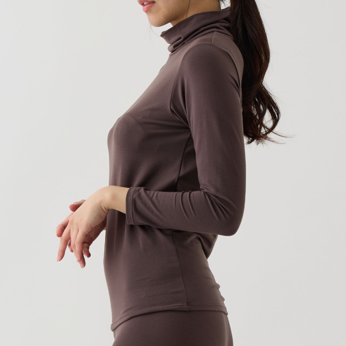 VENEX リカバリーウェア　おうちインナー　タートルネック　ブラウン　冷え対策 VENEX公式オンラインストア おうちインナー タートルネック 9分袖