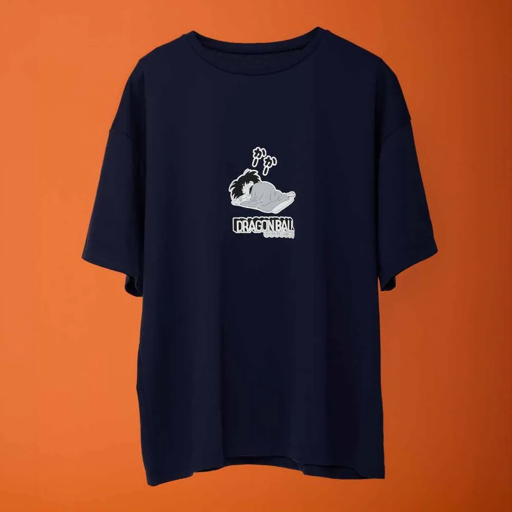 ネイビーの半袖Tシャツ（悟空・ブルマ）背面のプリント